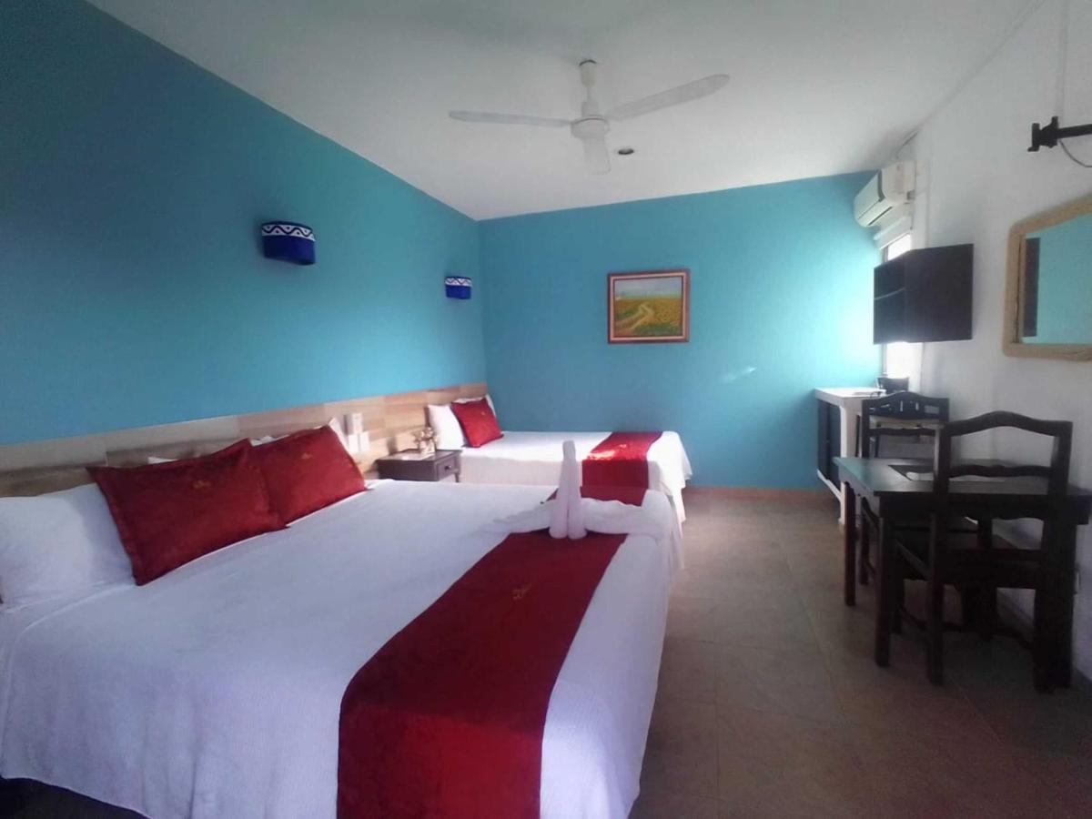 Hotel Acuario Playa Del Carmen Exterior photo