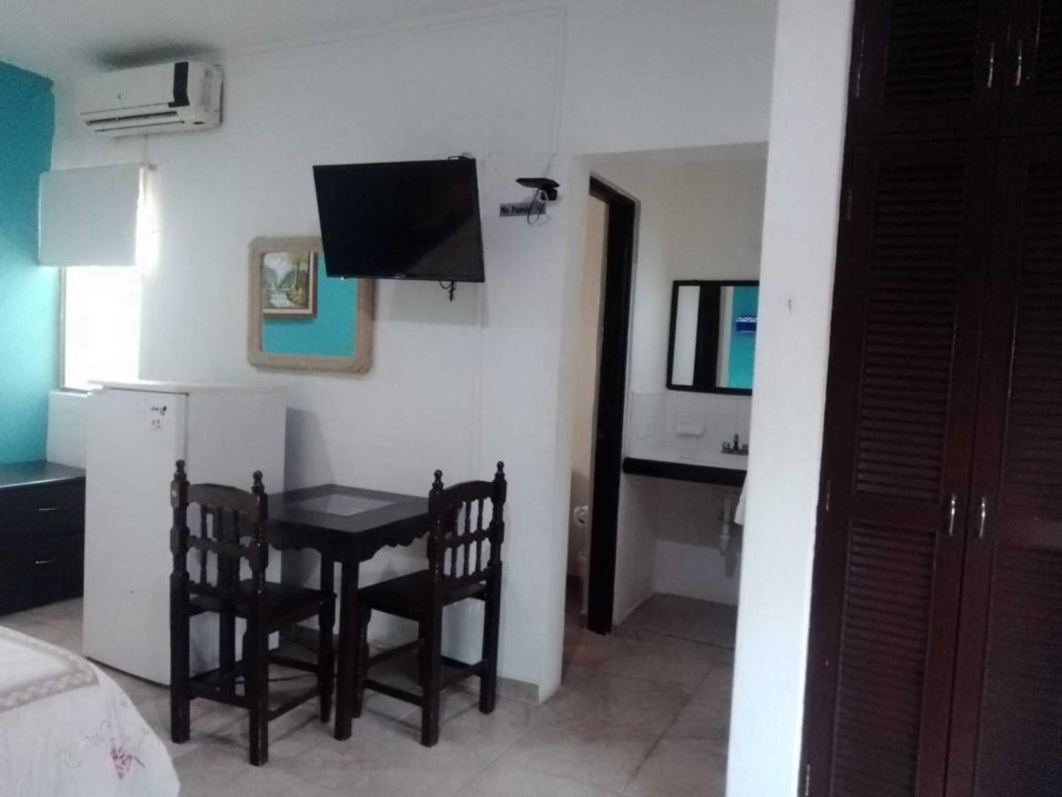 Hotel Acuario Playa Del Carmen Exterior photo