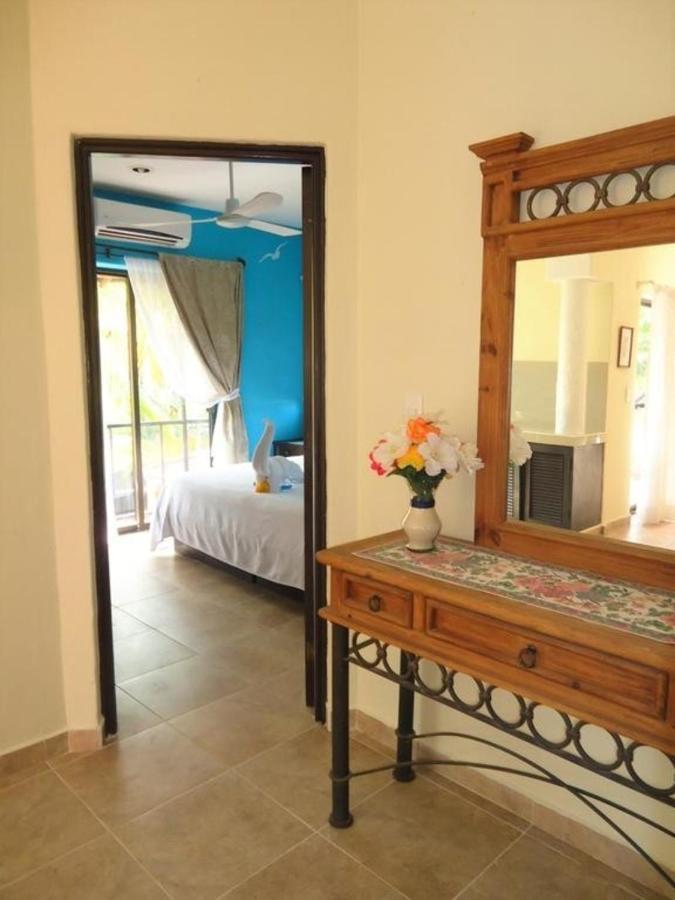 Hotel Acuario Playa Del Carmen Exterior photo