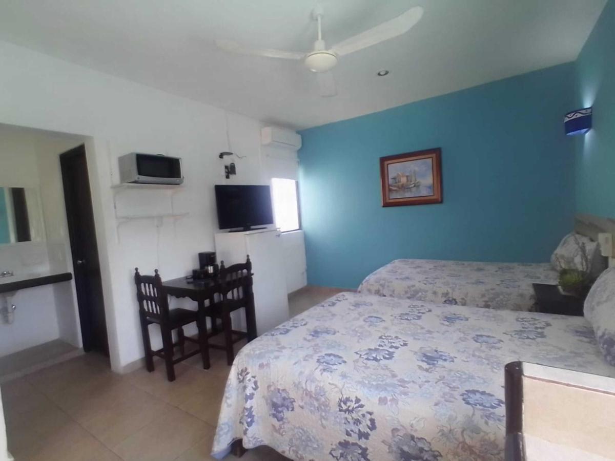 Hotel Acuario Playa Del Carmen Room photo