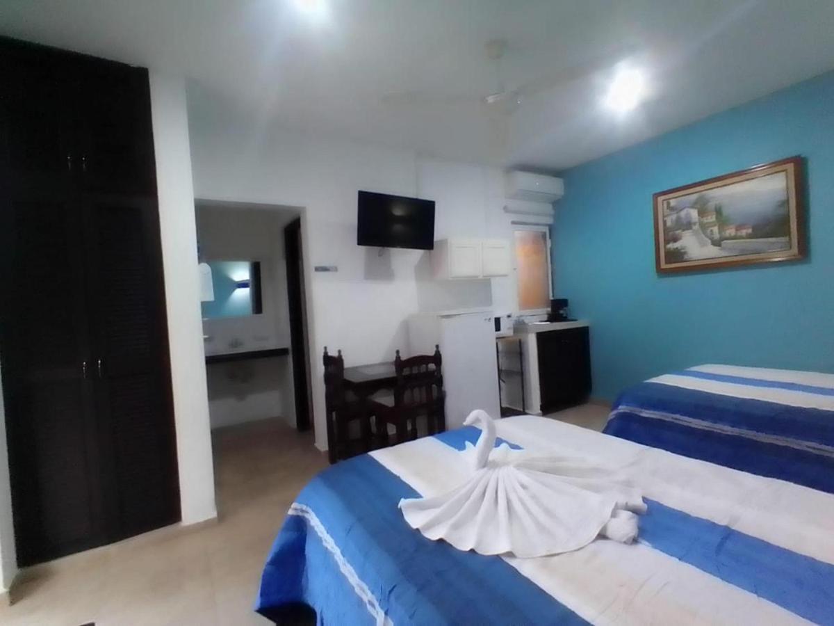 Hotel Acuario Playa Del Carmen Room photo
